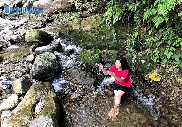 tuyen tung waterfall a highlight in quang ngai tourism