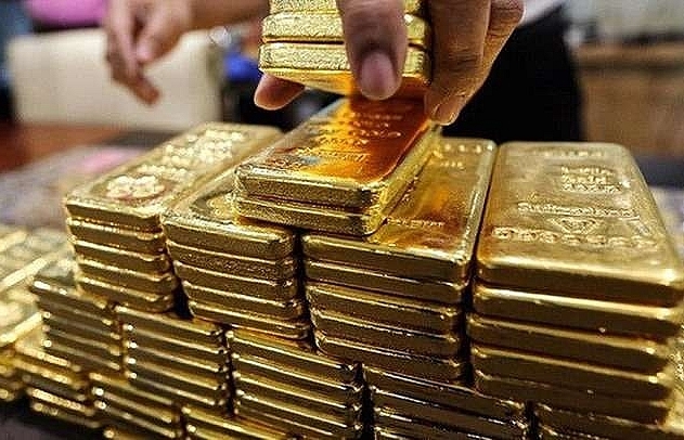 Volatility, year-end demand drive gold prices up