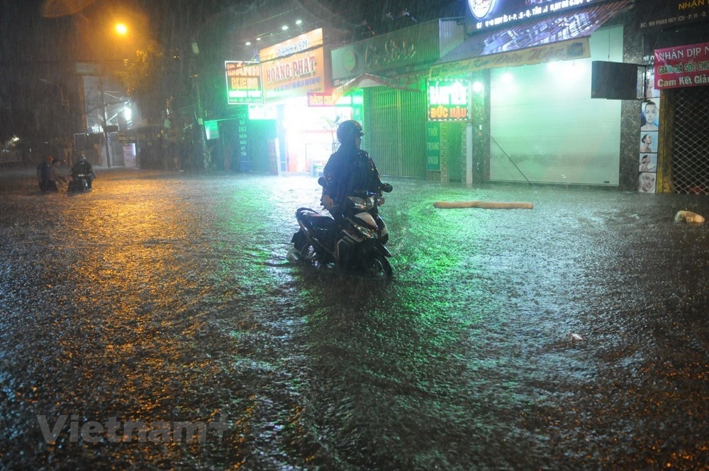 ho chi minh city seriously flooded due to storm usagi