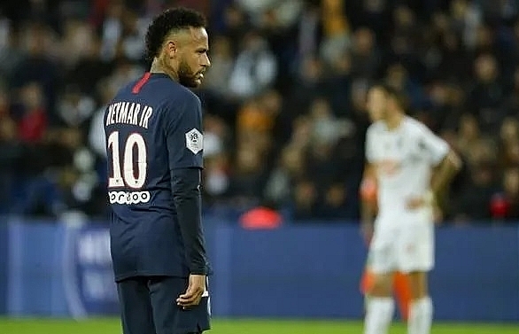 Neymar escapes with warning over Cup final fan slap