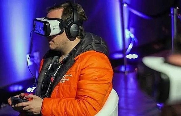 Facebook buys maker of hit VR game 'Beat Saber'