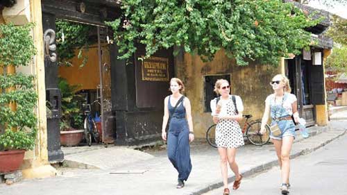 hoi an opens another walking street