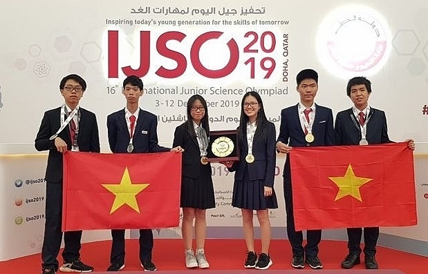 Vietnamese students win three golds, three silvers at IJSO