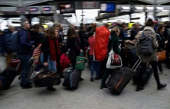 France braces for holiday travel chaos amid pensions strike