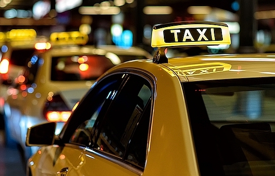 ComfortDelgro Savico Taxi suspends operations due to Uber and Grab