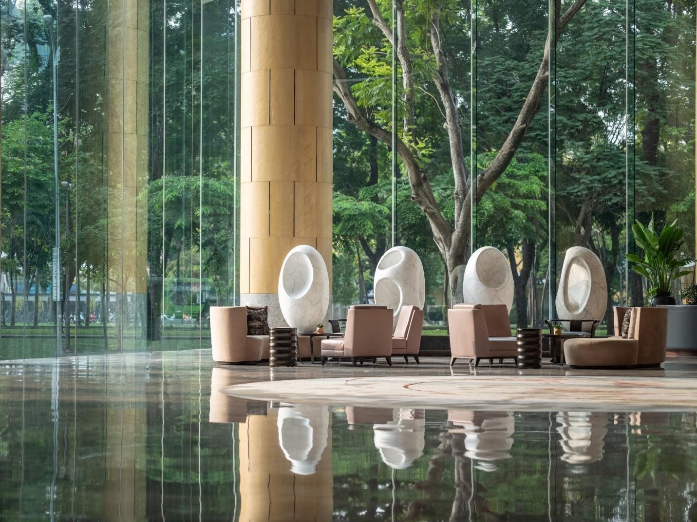 New World Saigon Hotel becomes the first international 5-star hotel in Ho Chi Minh City