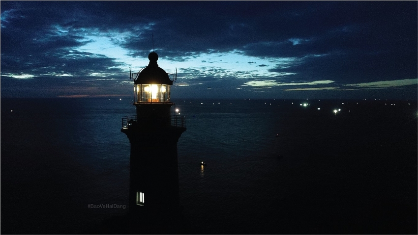 dai lanh lighthouse becomes attractive destination for the youth