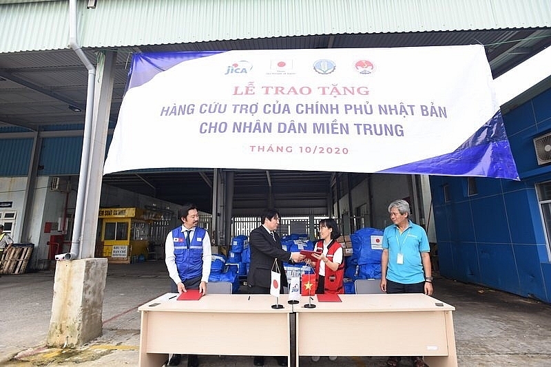 Japan sends disaster relief to Thua Thien-Hue province to overcome natural disasters