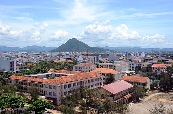 Phu Yen looks for contractor to restructure province