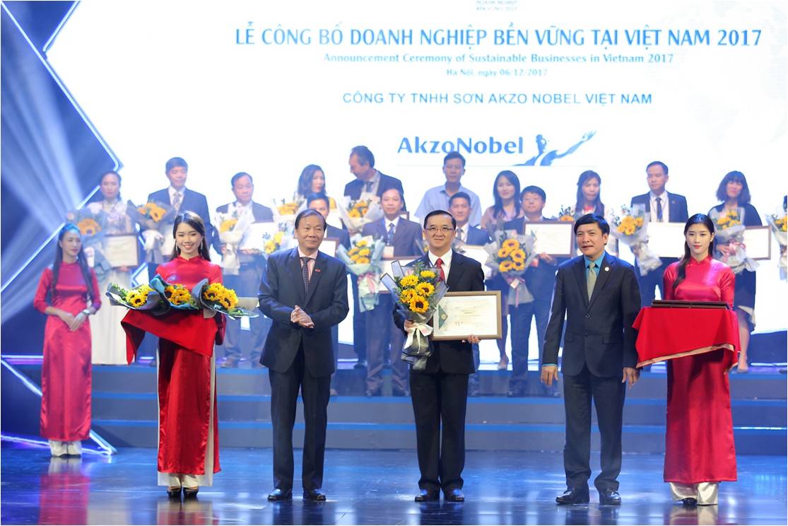 AkzoNobel Vietnam honoured in the Top 100 Sustainable Businesses in Vietnam