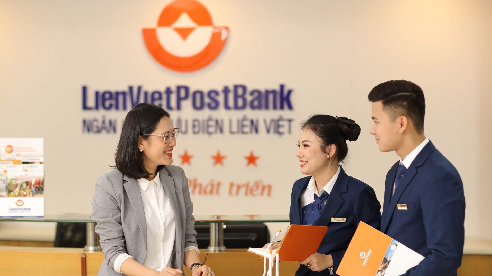 LienVietPostBank to sign an exclusive bancassurance agreement in mid-June