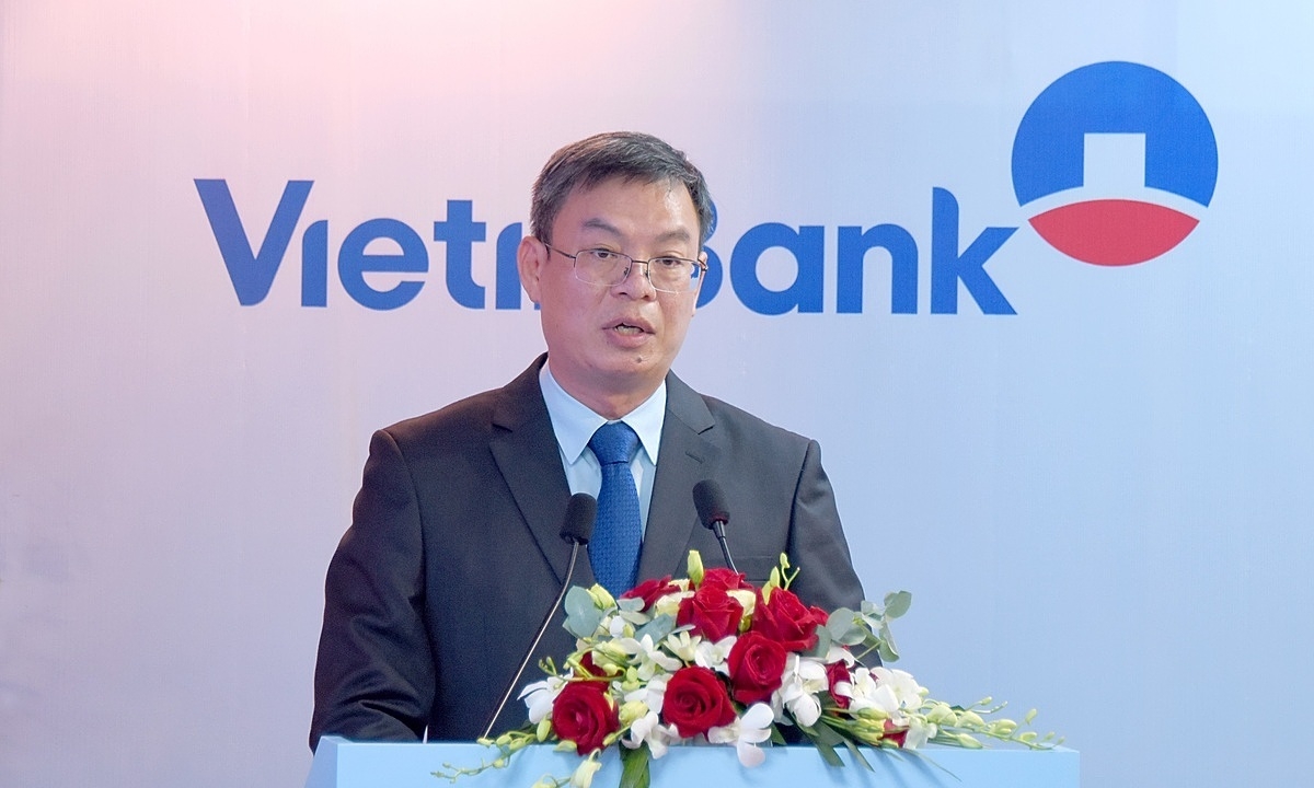 Tran Minh Binh becomes new chairman of VetinBank