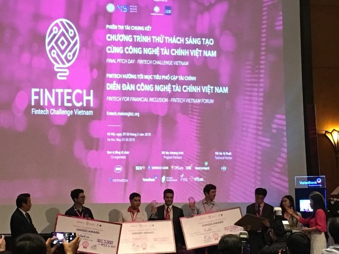 Weezi Digital named as winner of Fintech Challenge Vietnam