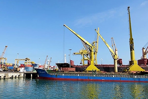 foreign investors flock to lien chieu deep seaport