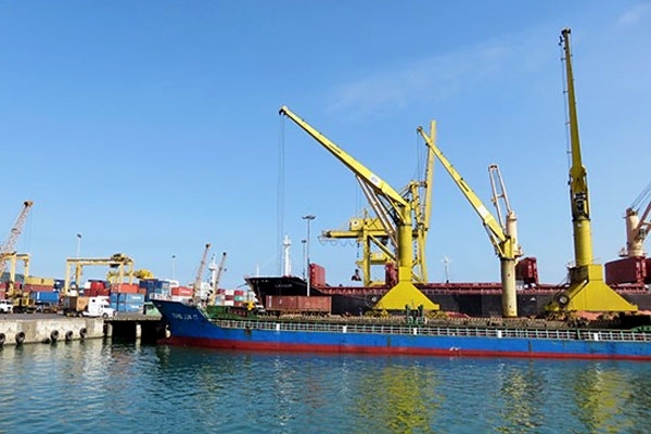 foreign investors flock to lien chieu deep seaport