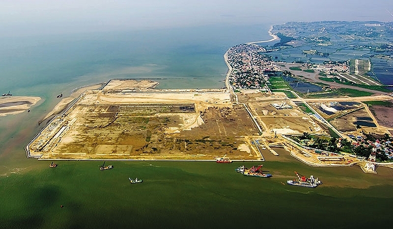 vinalines subsidiary proposes two new terminals at lach huyen port