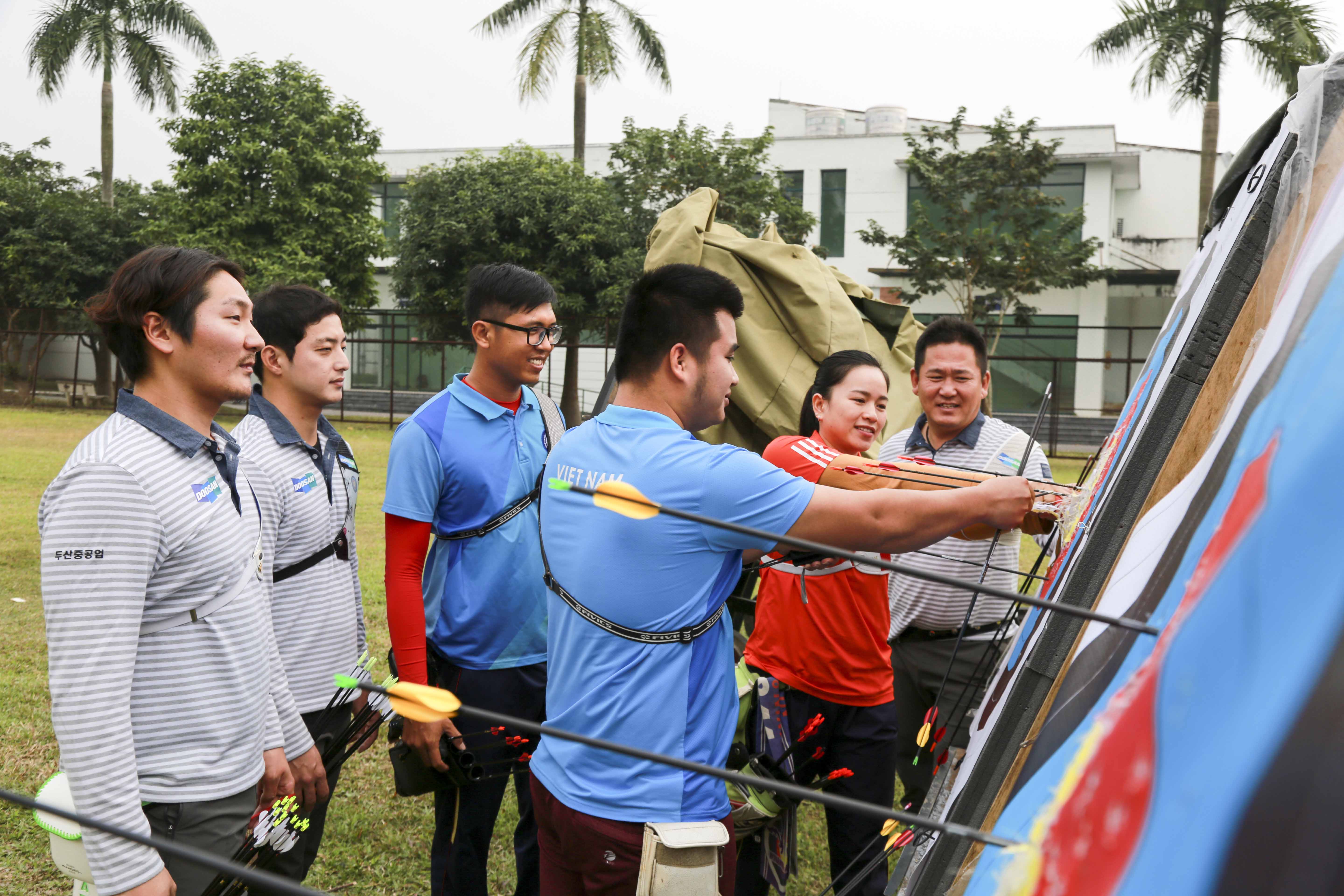 doosans olympic silver medallist archers to train vietnamese national team