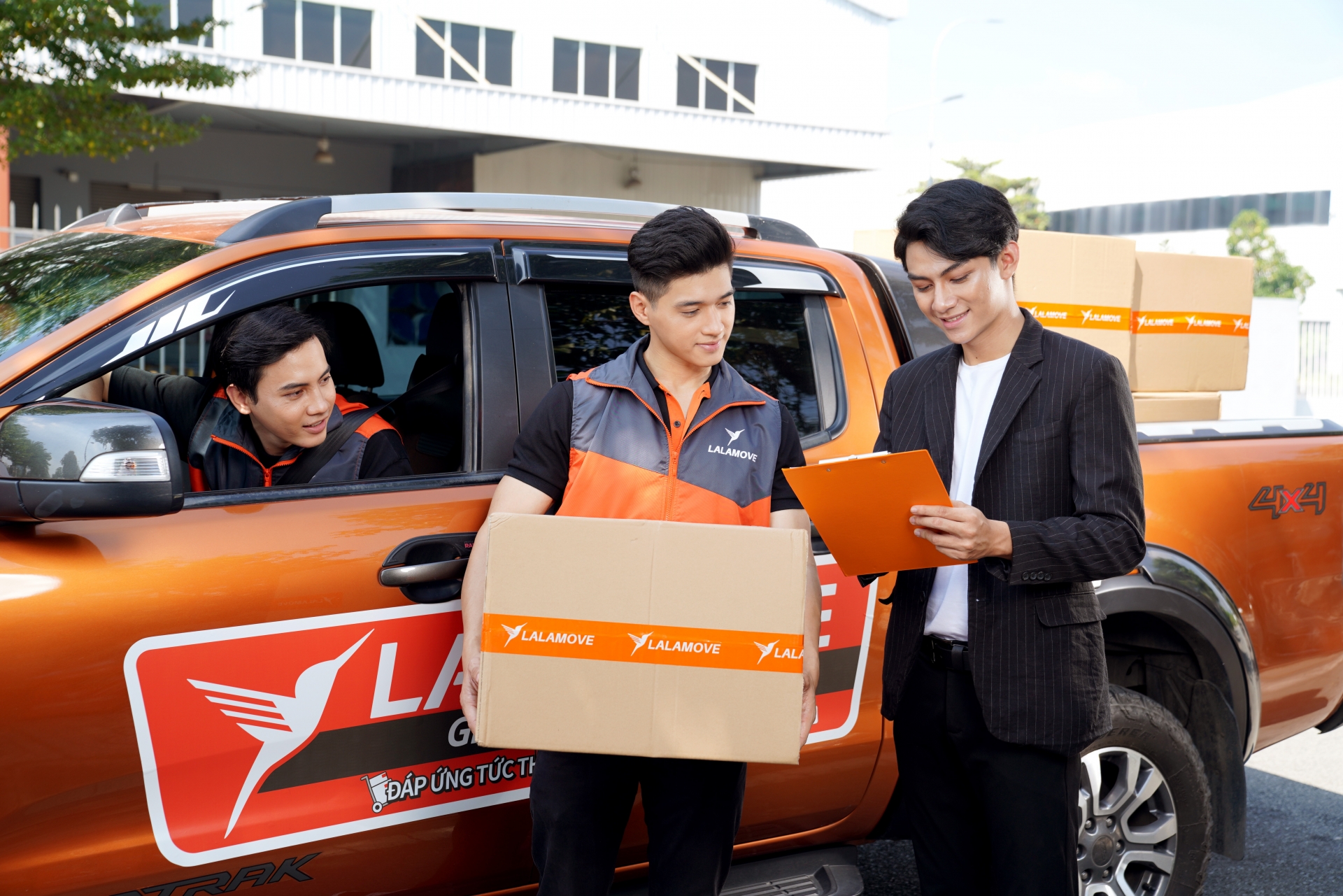 Lalamove ramps up truck delivery services in Vietnam