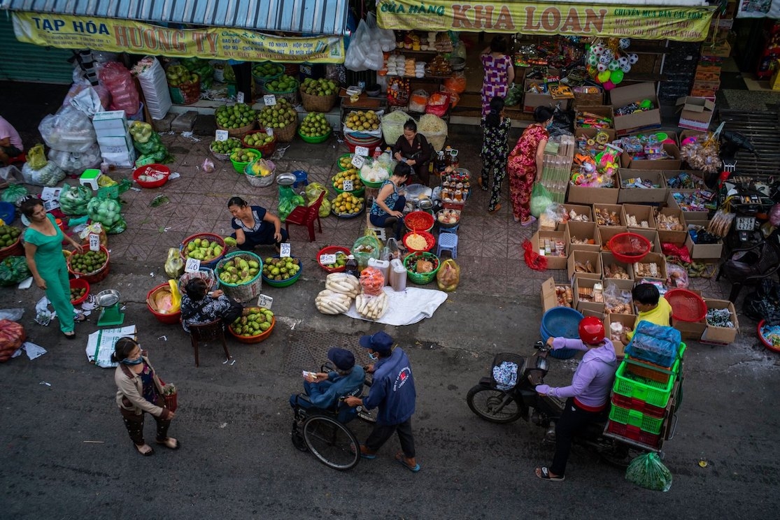 businesses in ho chi minh city wallowing in lack of capital and high production costs