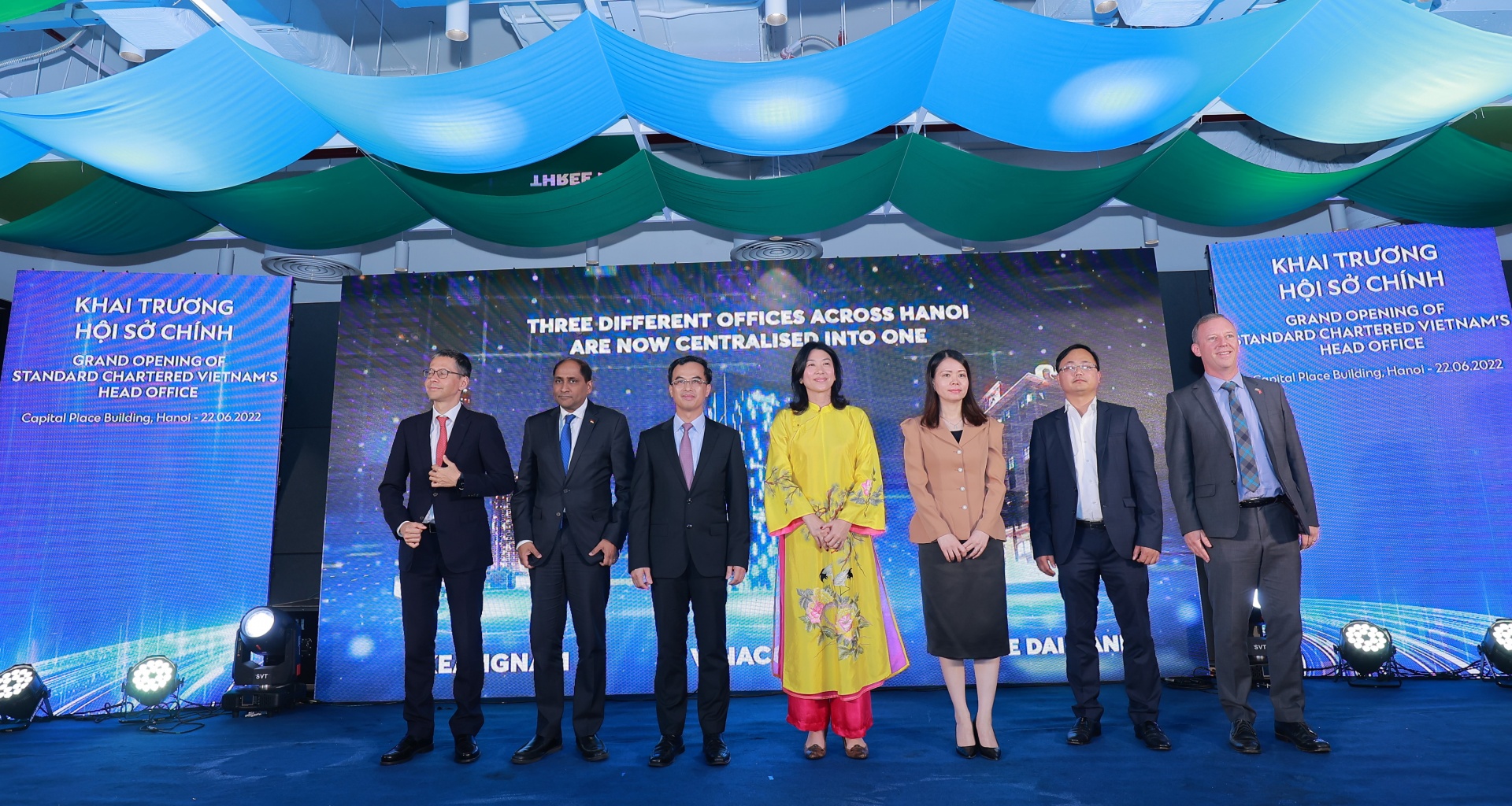Standard Chartered launches new head office in Hanoi