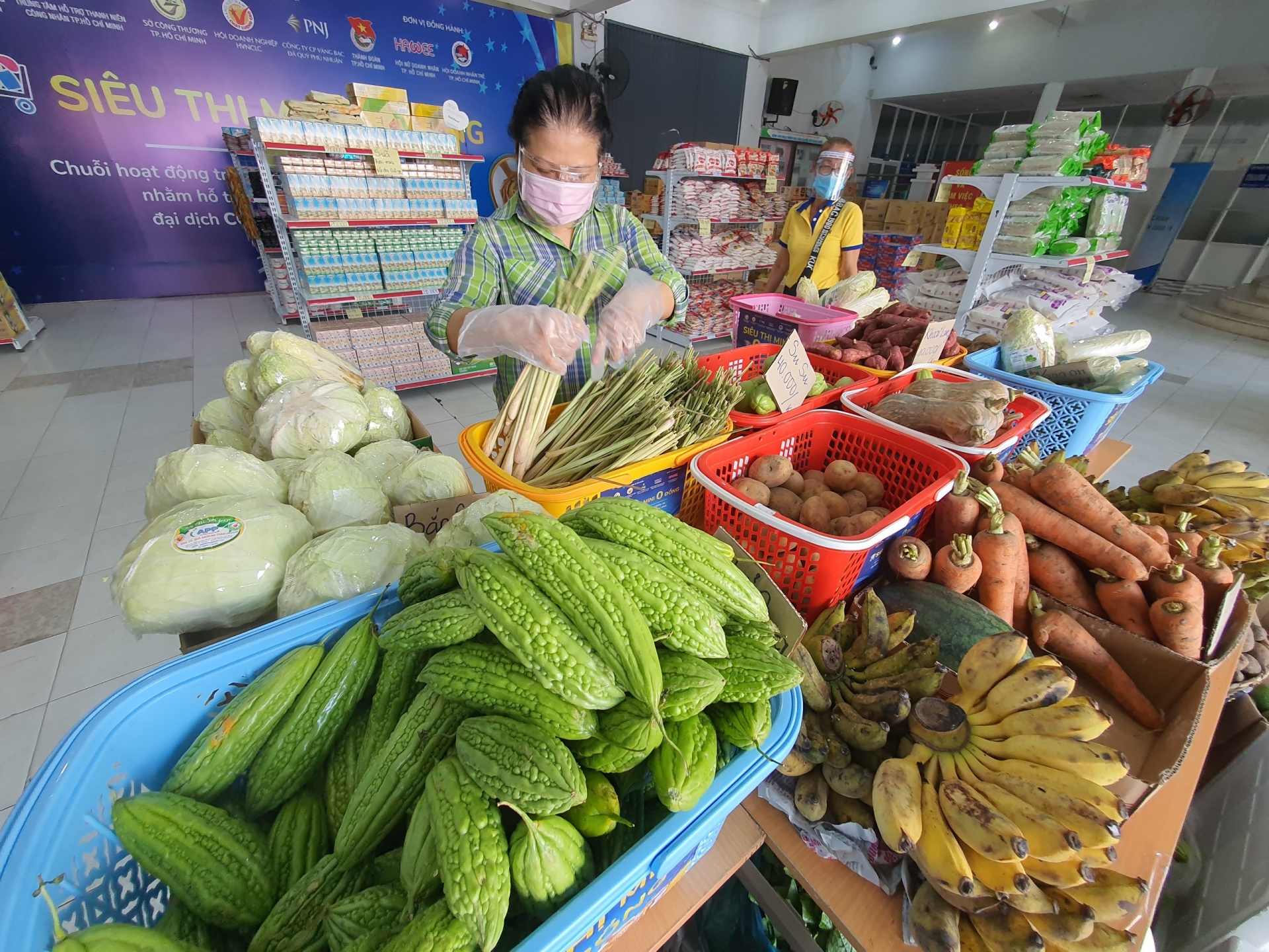 Zero dong supermarkets opened to support the needy in Ho Chi Minh City