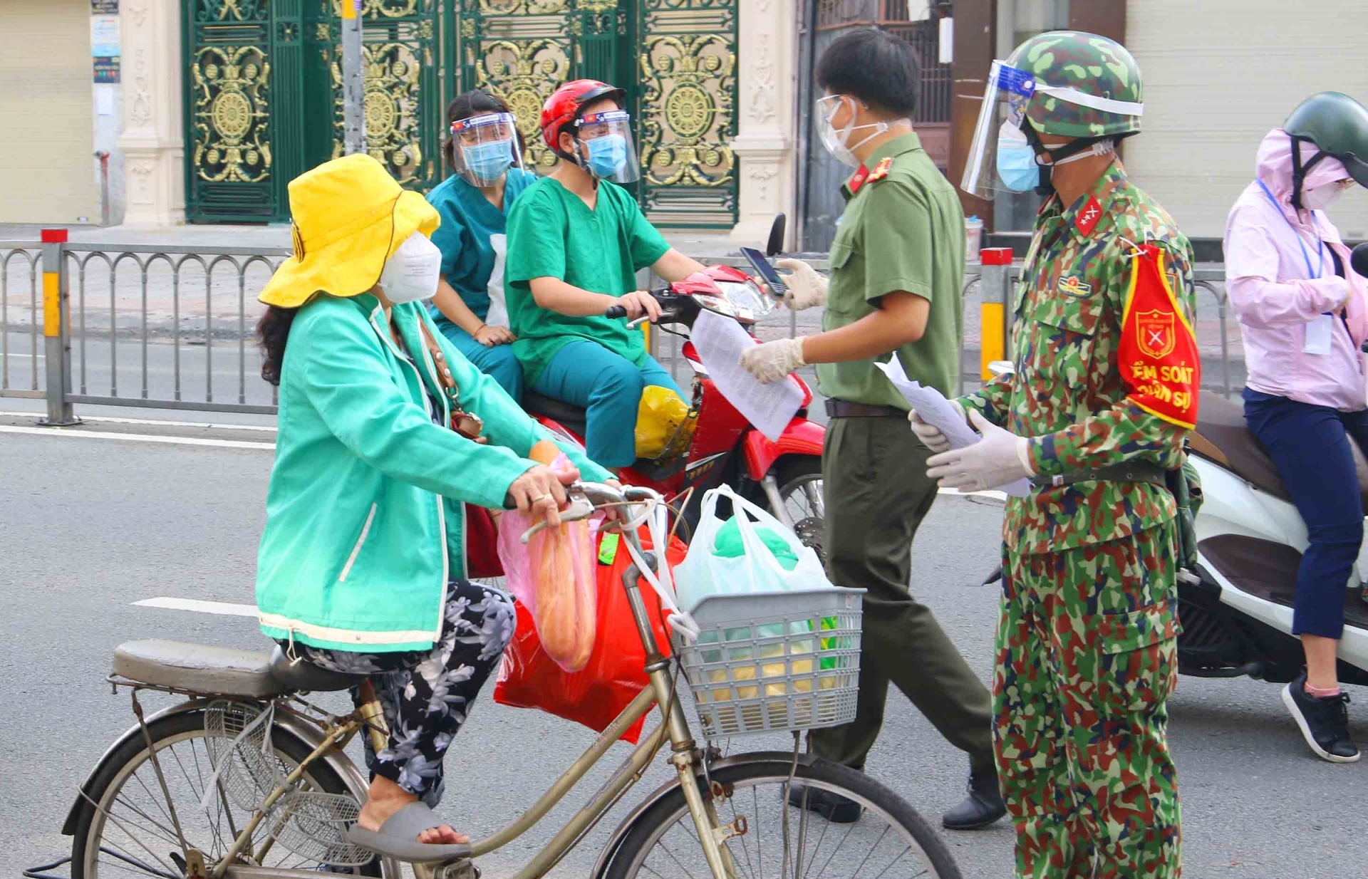 Ho Chi Minh City to gradually reopen economy as infection cases decline