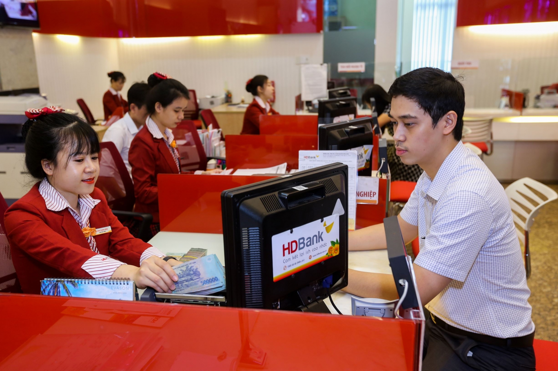 Vietnamese banks ranked among 500 strongest in region
