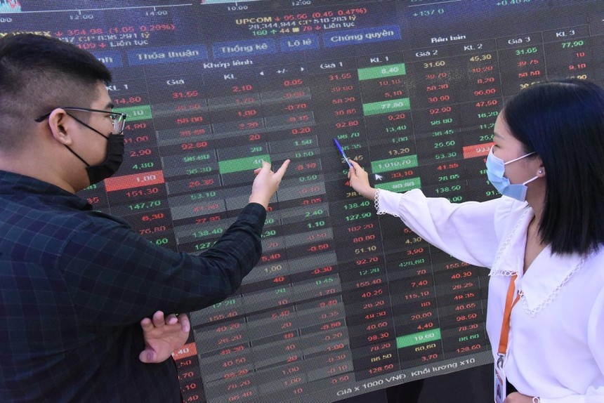 Vietnam’s retail investors flock to stock markets