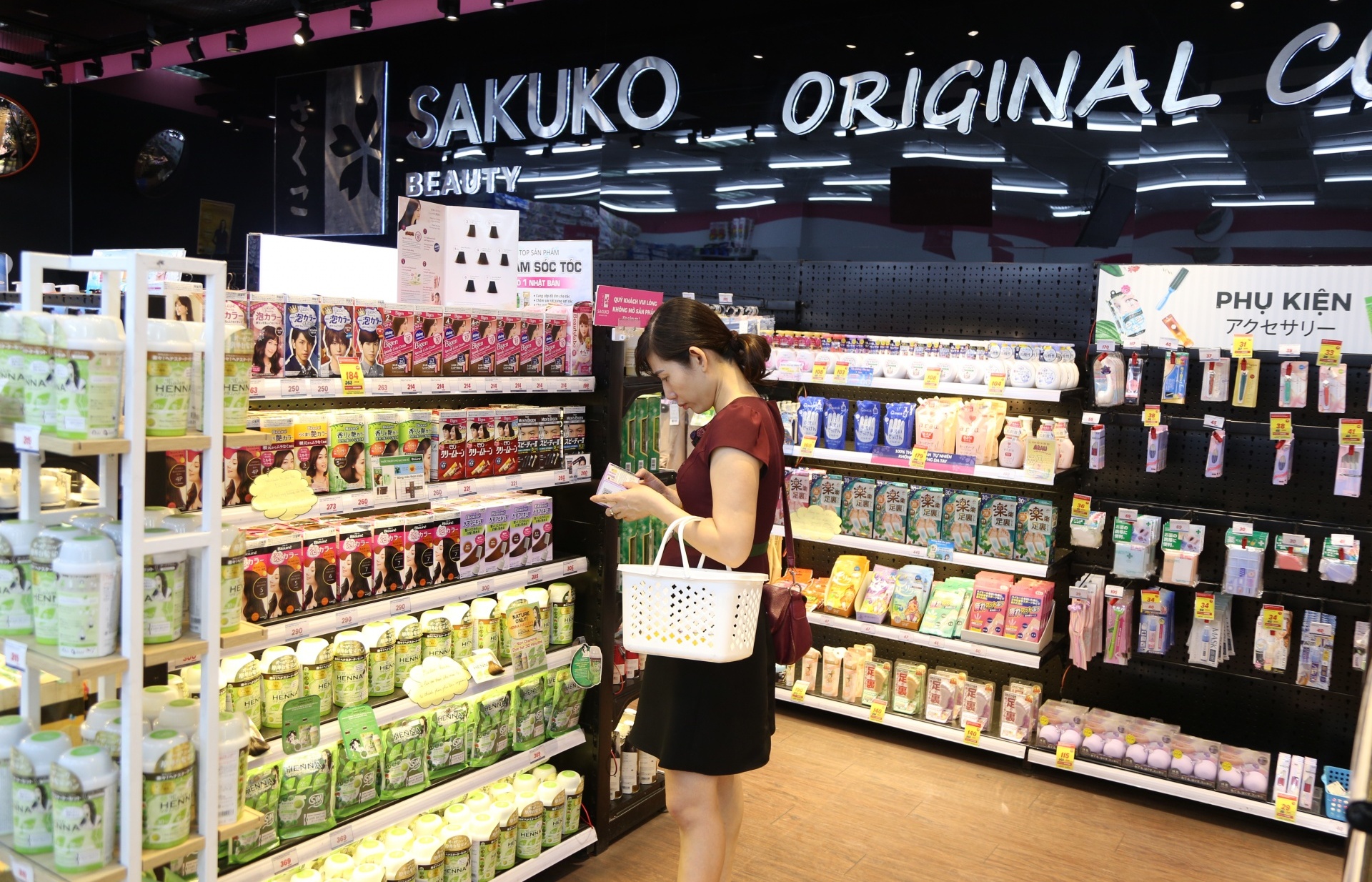 Japanese retailers are committed to the huge potential of the Vietnamese market