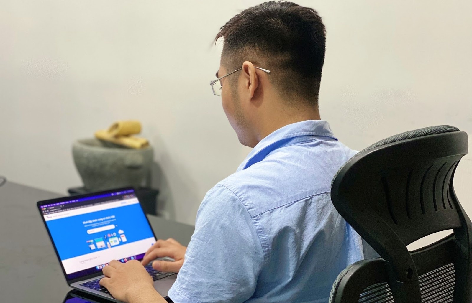Locally-made Tada unlocks online education for Vietnam