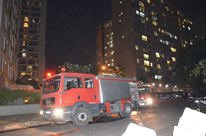 capitaland apartment catches fire hundreds fled
