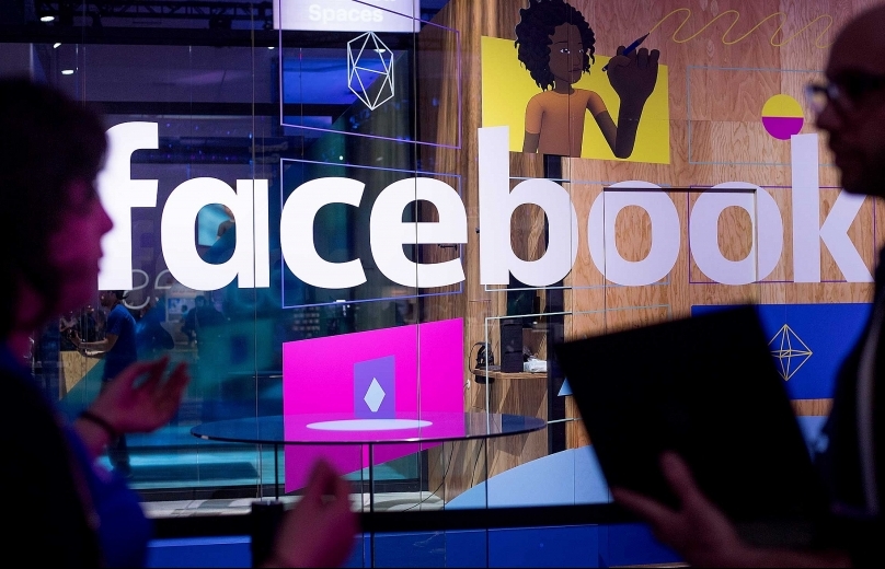 Facebook corners global advertising by selling user data?