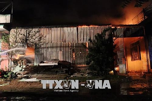 electronic warehouse caught fire in ninh thuan