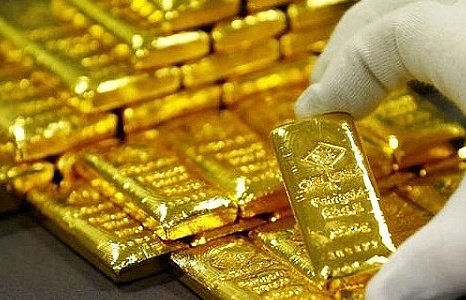 Gold falls during lull in trade war