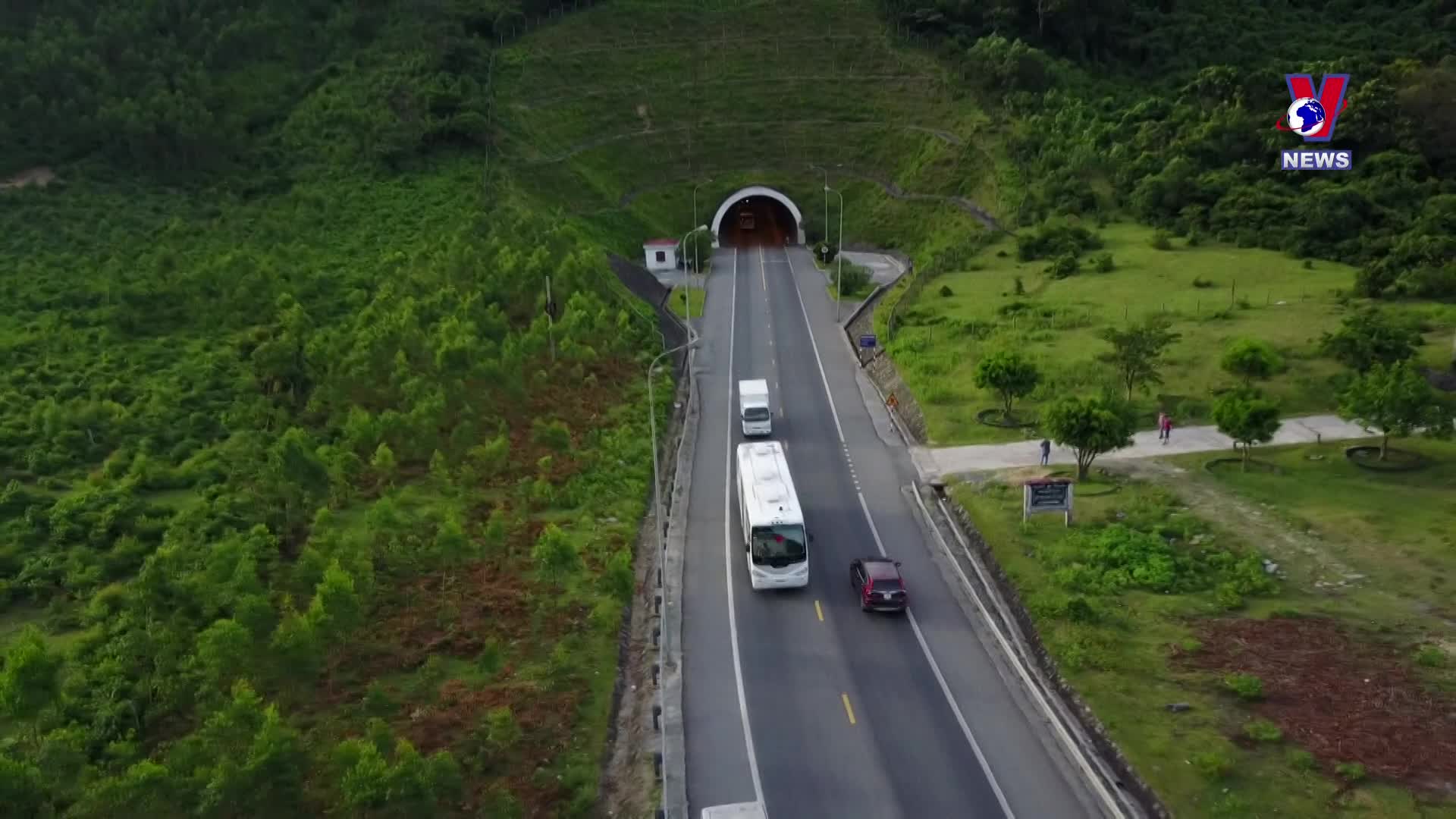 Hai Van Pass among ten most beautiful drives worldwide