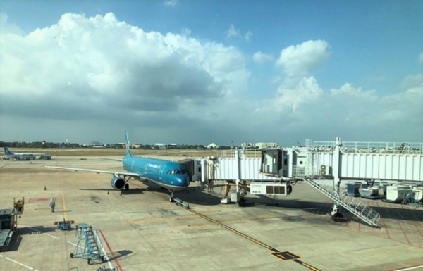 Airlines adjust flight plans over storm Mulan - Vimarsana News