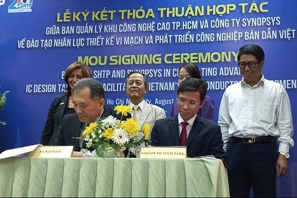 US chip giant Synopsys supports Vietnam in training new engineers - Vimarsana News