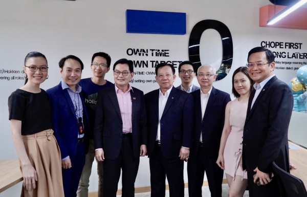 Singapore"s Deputy Prime Minister visits Block71 Saigon - Vimarsana News