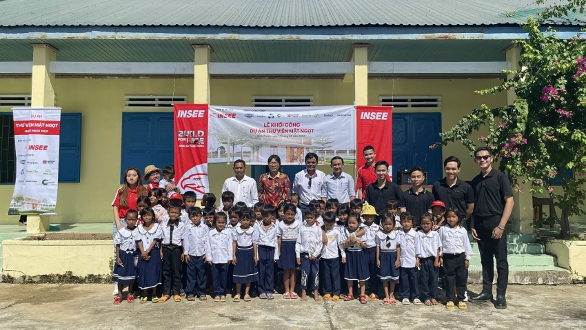 Mat Ngot Library project for children in mountainous areas brings joys