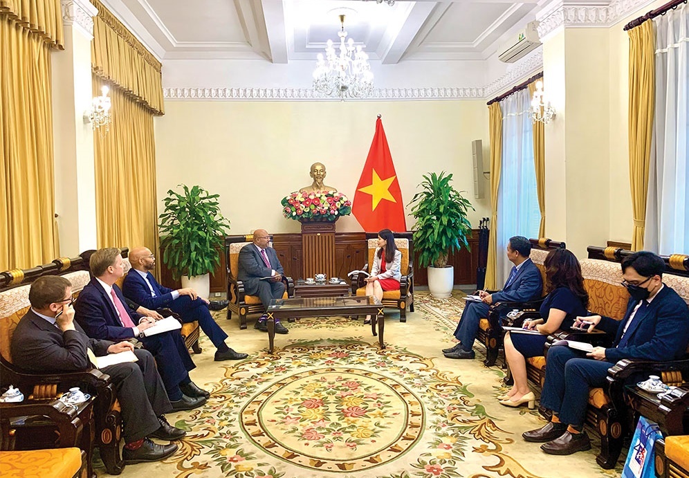 The US delegation met with Vietnamese counterparts to exchange information and ideas