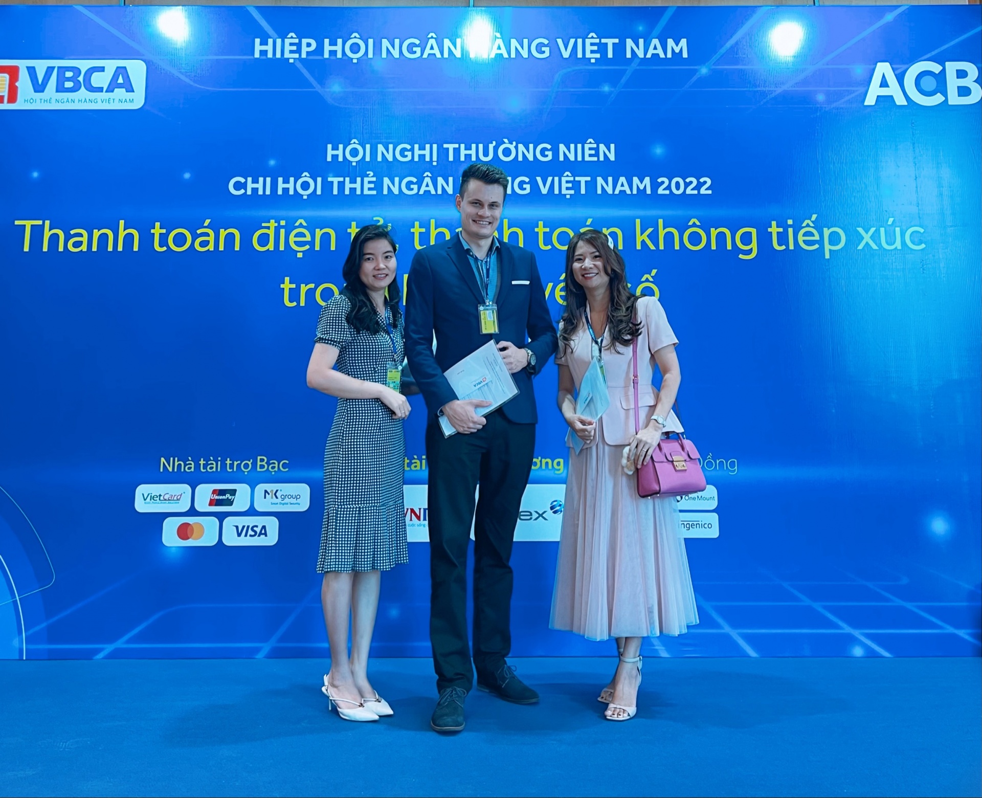 Home Credit becomes member of Vietnam Bank Card Association