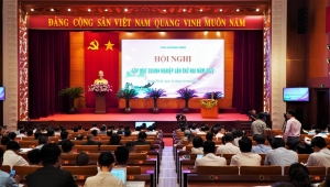 Quang Ninh issues series of commitments to attract investors