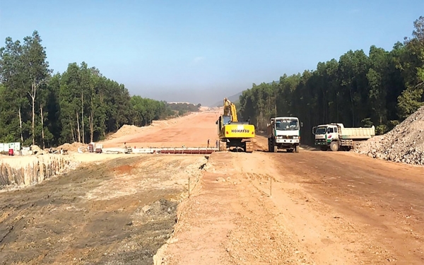 Construction of Dau Giay-Phan Thiet expressway delayed due to oil shortage - Vimarsana News