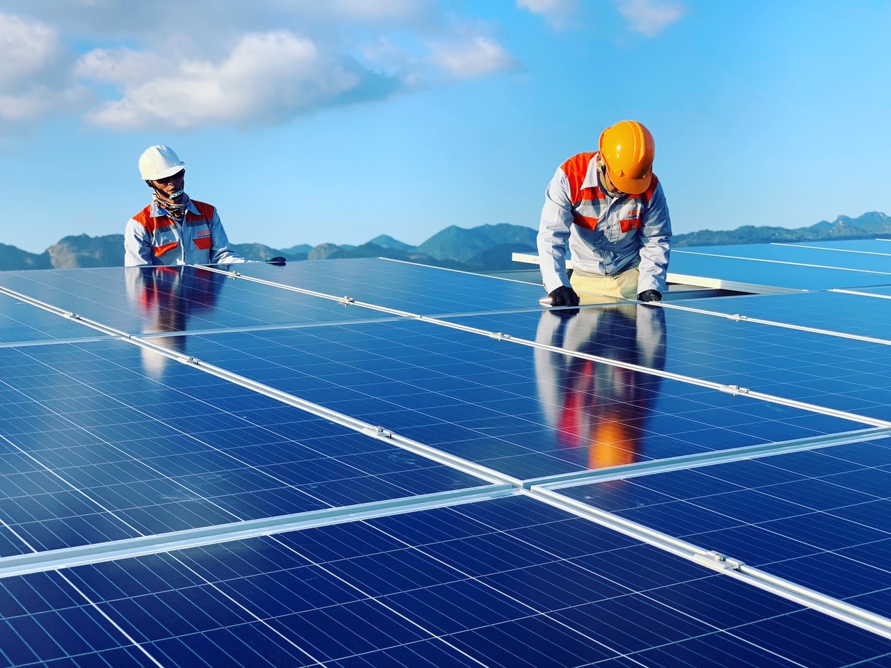 singapores leader energy acquires binh thuan solar power plant