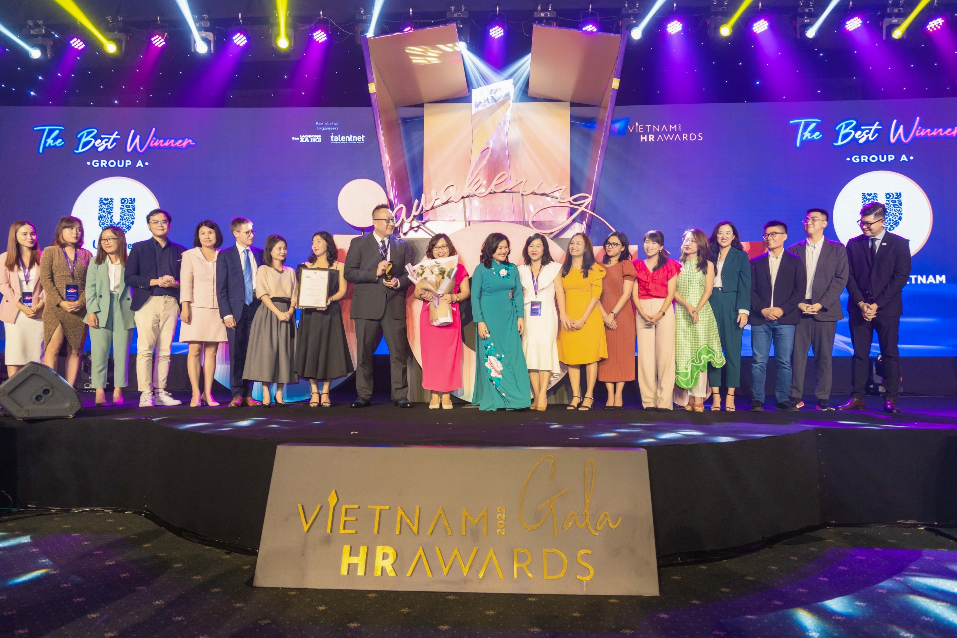 Unilever Vietnam dominates Vietnam HR Awards 2022