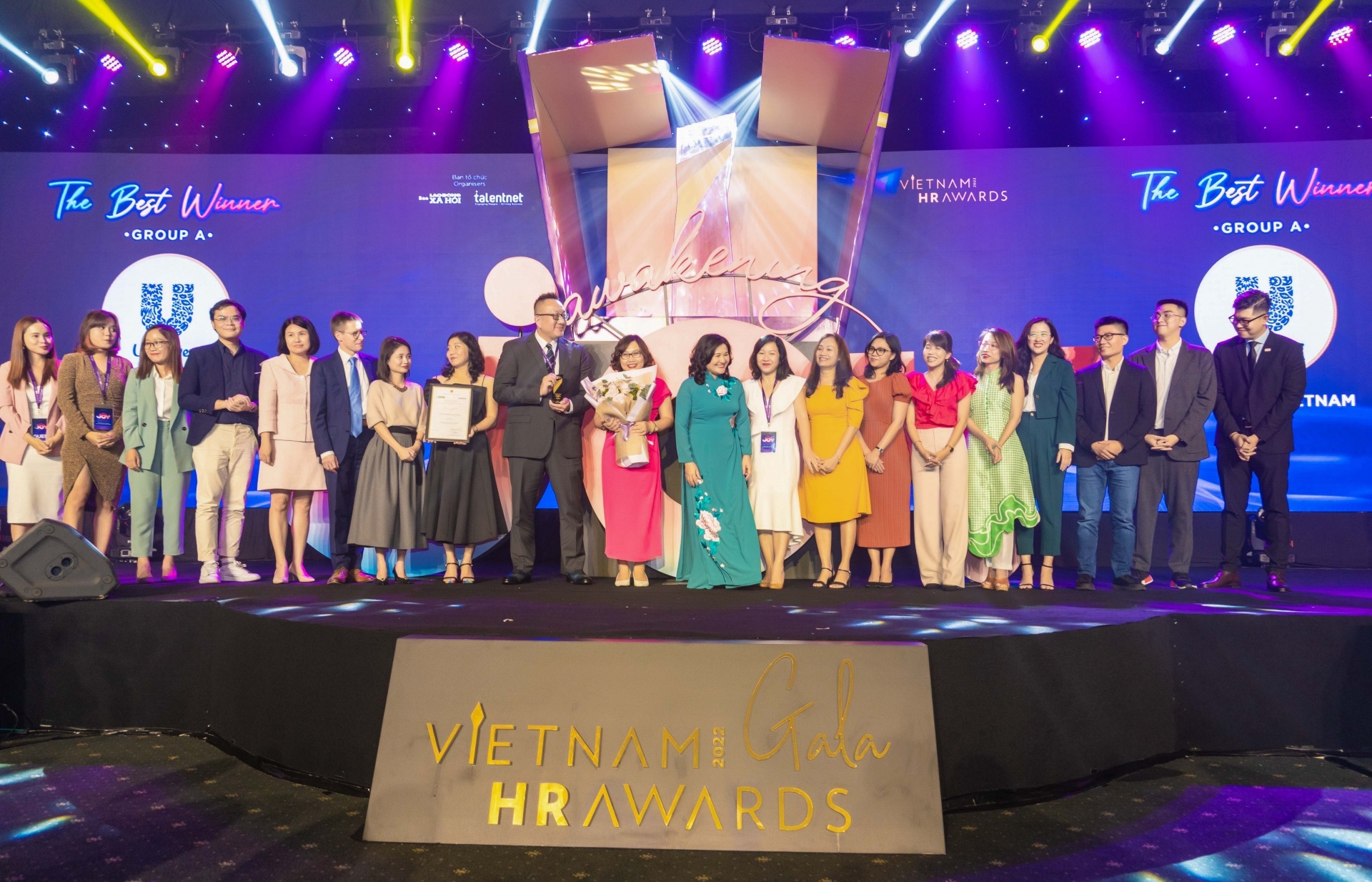 Unilever Vietnam dominates Vietnam HR Awards 2022