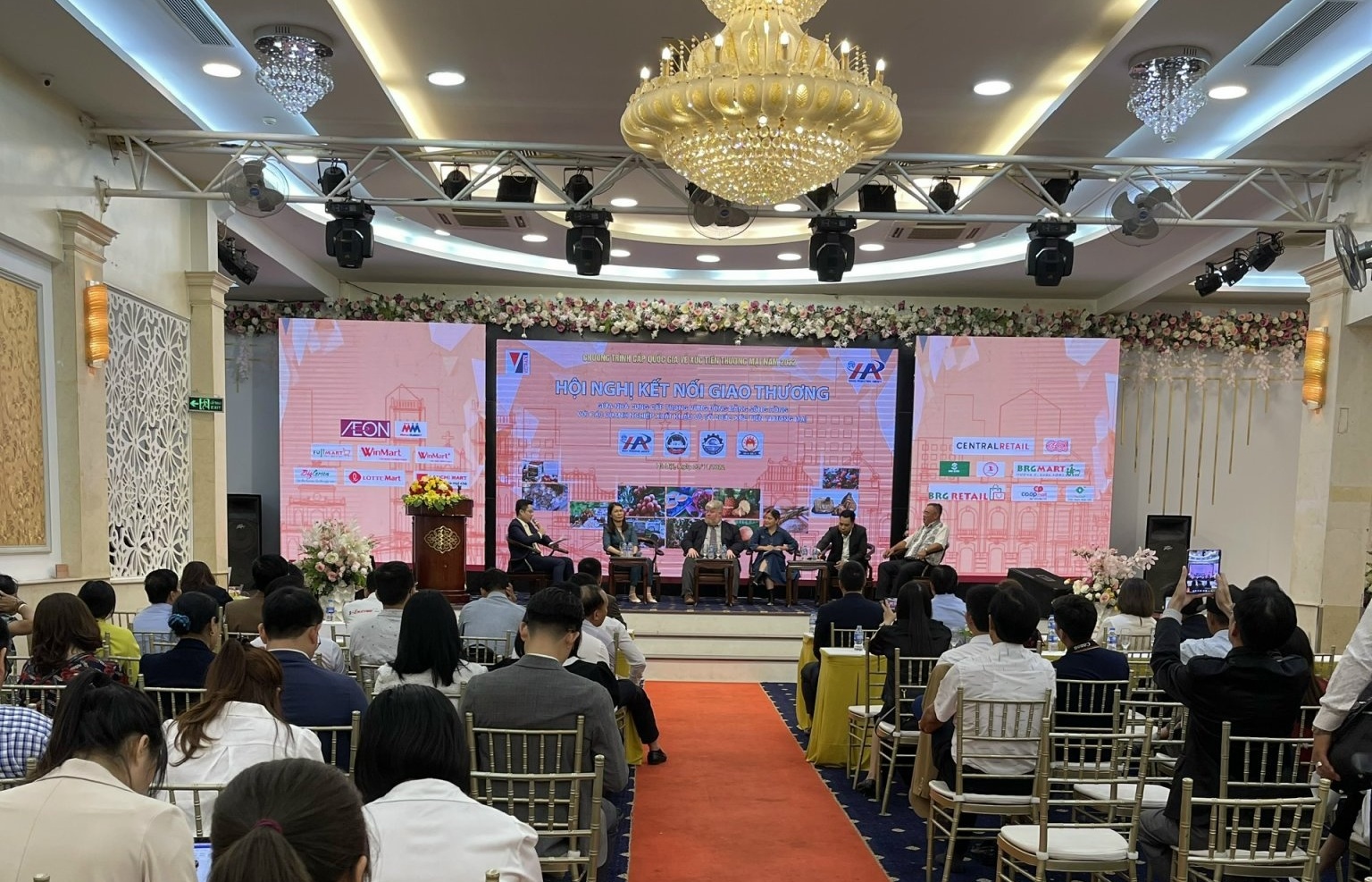 Increasing trade connectivity between Hanoi and localities