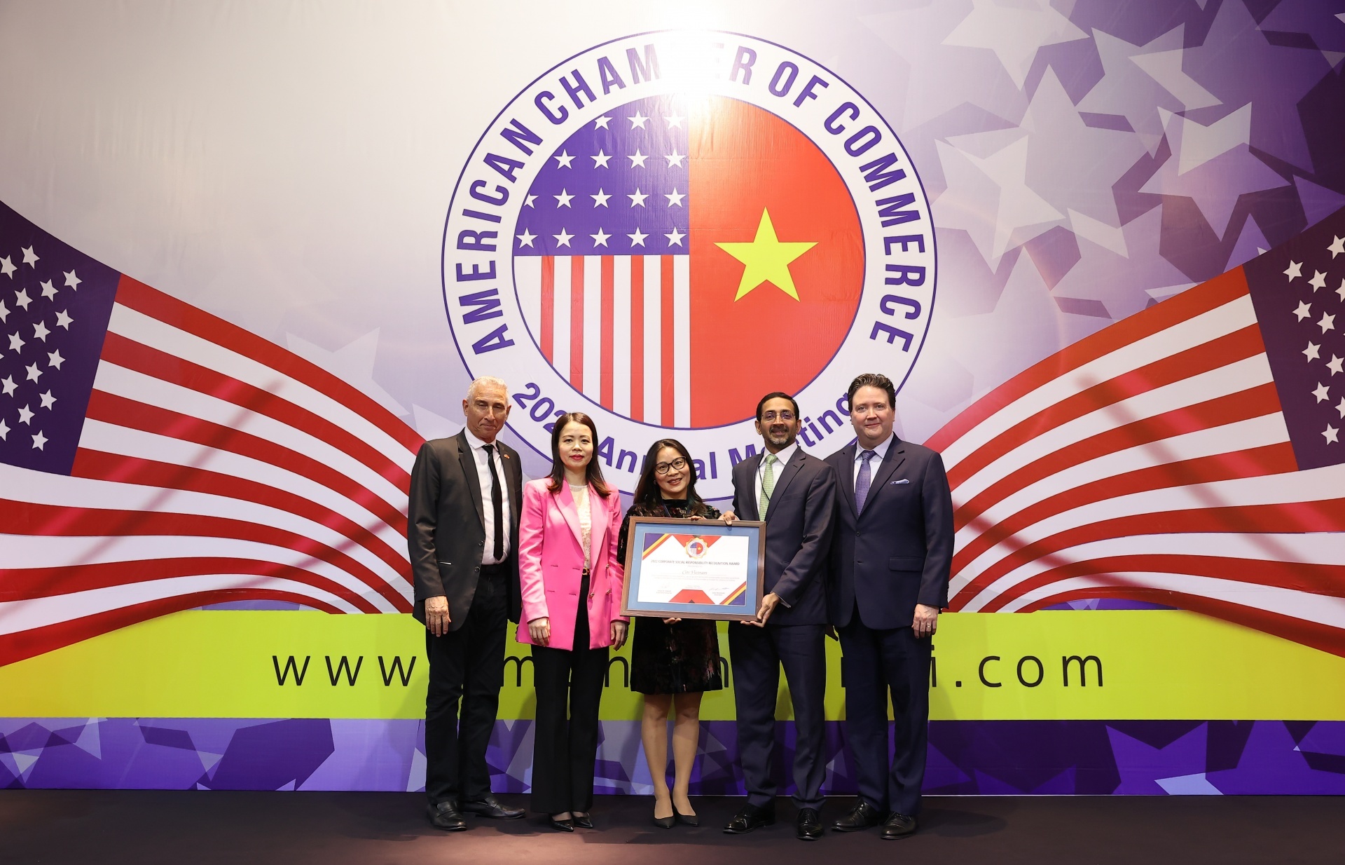 Citi Vietnam receives 2022 Amcham CSR Award