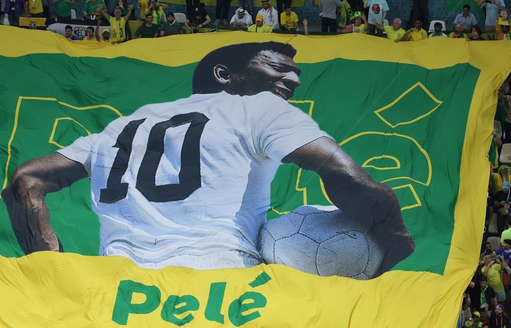 Pele's health improving, but not ready for release: doctors