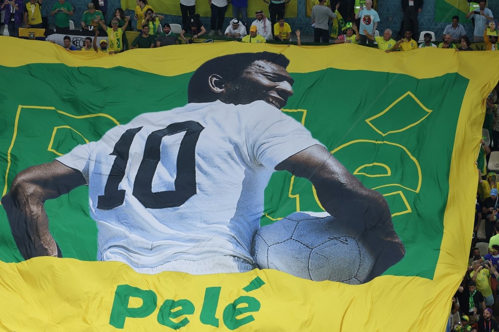 Pele's health improving, but not ready for release: doctors